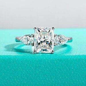 4.008cttw Radiant Cut Moissanite Ring D Color VVS1 925 Silver Side Stone